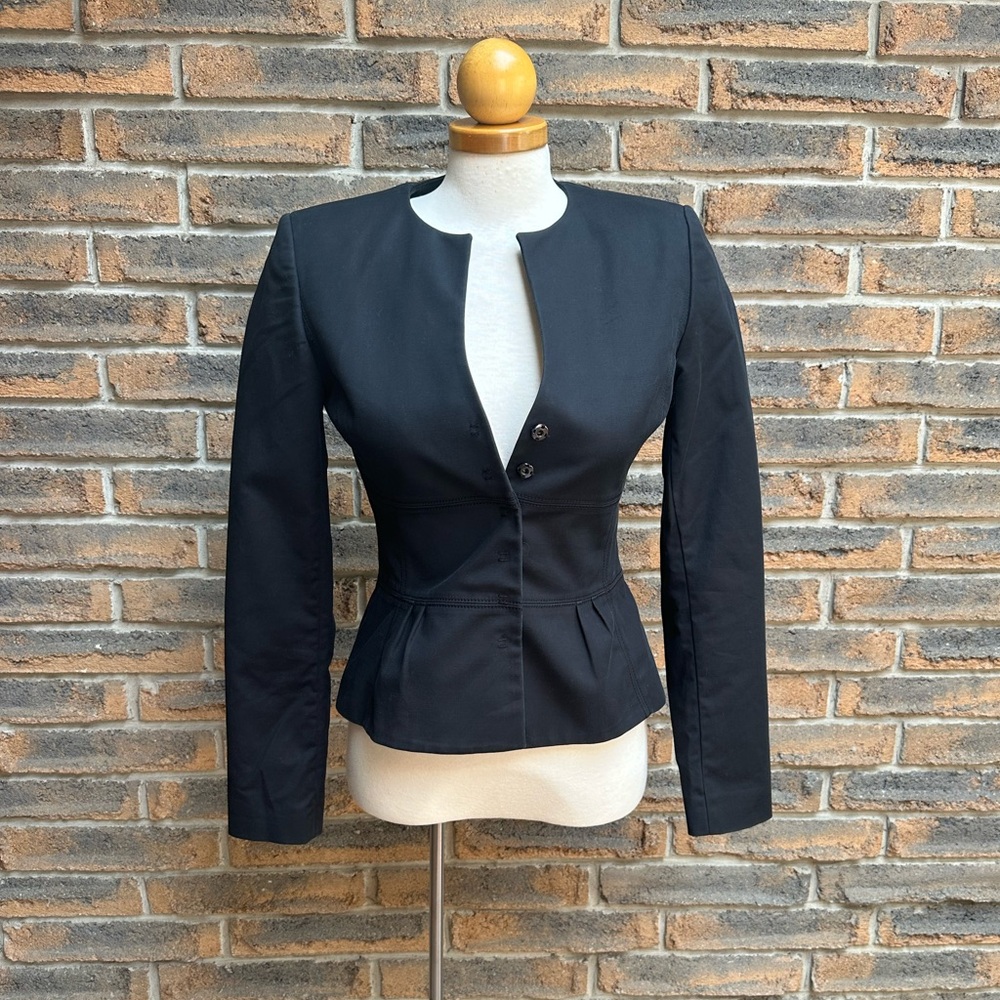 Elie Tahari - Cotton Péplum Hidden Snap Collarless Black Blazer - Size 4 - GUC